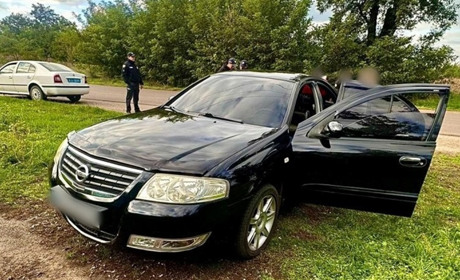 72-річний водій з Одещини наїхав на жінку та дитину у візку і втік з місця аварії