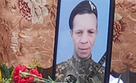 З Миколаївки призвався, під Миколаївкою і загинув: 18 травня земляки прощались з Валерієм Гоковим