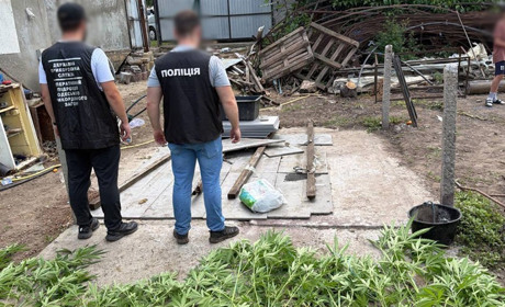 Спецоперація «Джентльмени» на Одещині: вилучили тисячі кущів конопель та 35 кг канабісу