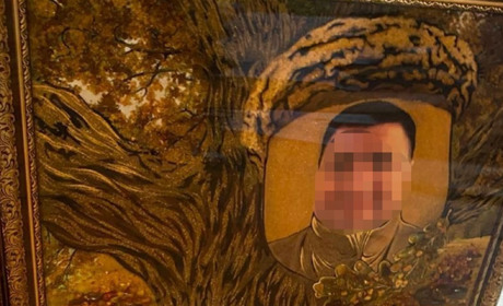 Мільйони доларів готівкою й елітні авто: у депутата Рівнеоблради із Сарн провели обшуки