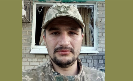 У Ржищеві в останню путь провели Євгенія Карпенка. Він загинув виконуючи бойове завдання