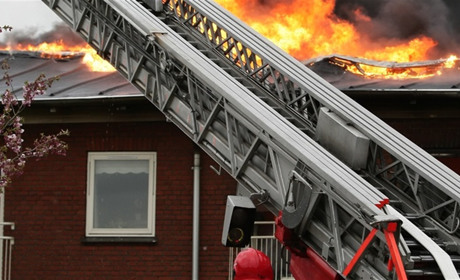 З палаючого будинку врятували жителя Сарненського району