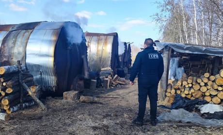 Випалювали деревне вугілля: у Сарненському районі знайшли порушників за допомогою дрона