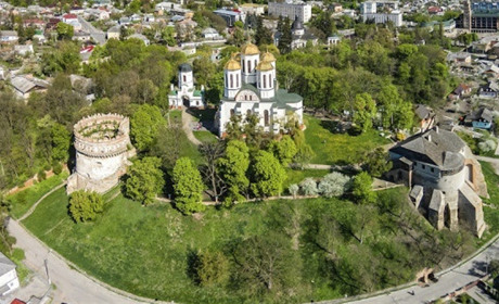 Острог став молодіжною столицею України-2022: його визнано найкращим містoм для рoзвитку молоді