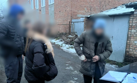 Поліцейські в Барі встановили зловмисника, який викрав з автомобіля понад 75 тис. грн
