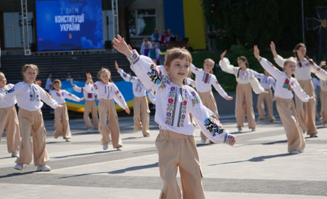 Головному документу – 27 років. Як у Городку відзначили День Конституції