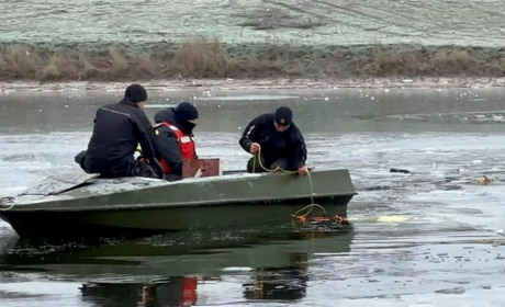 На Херсонщині загинули троє дітей: гуляли по замерзлій річці та провалилися під лід