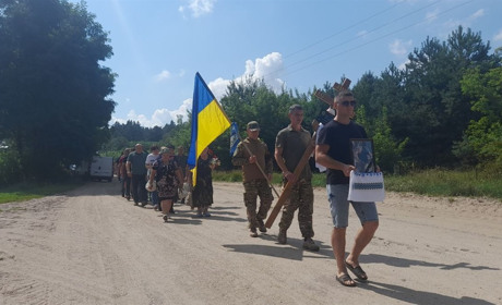 У Слоуті в останню путь проводжають загиблого на Херсонському напрямку Олександра Костюченка