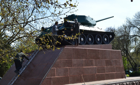 У херсонських парках прибиратимуть за допомогою нової техніки. Її придбають в лізинг