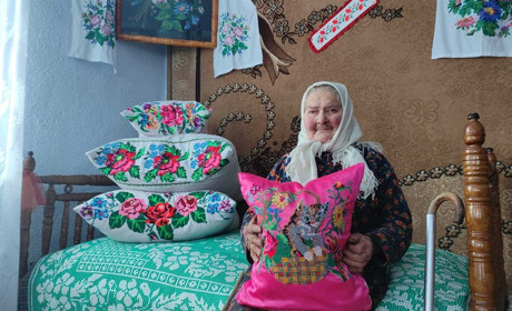 Першим вишитим був рушник: історія рукодільниці Марії Ковальчук