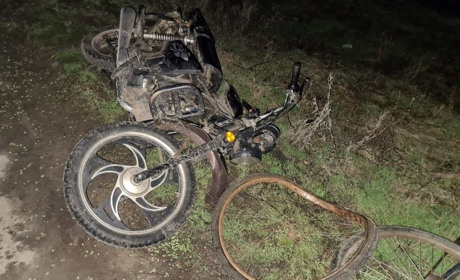 Скутер і велосипед не розминулись: учасники аварії госпіталізовані