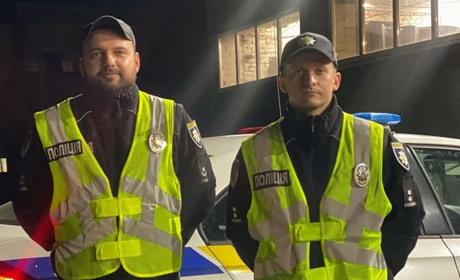 В Чернігові патрульні врятували водія після ДТП. Подробиці