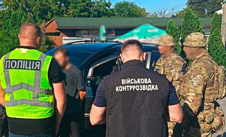 На Хмельниччині затримали двох організаторів схеми переправлення військовозобов’язаних за кордон