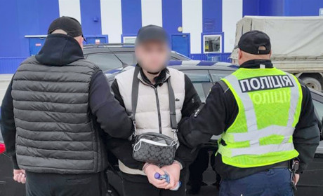 На Хмельниччині шахраї ошукали матір загиблого воїна на понад мільйон гривень