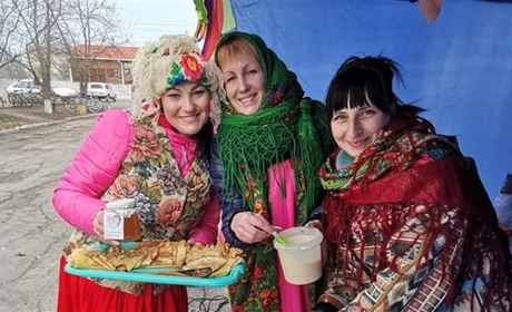 Три бомбезних рецепти млинців на Масницю від “Першопокровських дівуль”