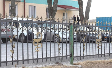 За ініціативи директора. Де у місті Городок облаштовано нову парковку і що ще там має бути