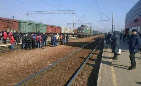 У Фастові пасажири перекрили залізницю