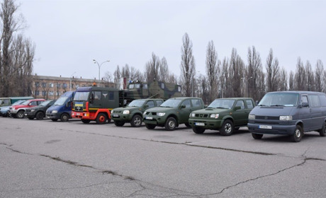 Захисникам України передали 10 транспортних засобів від Черкащини