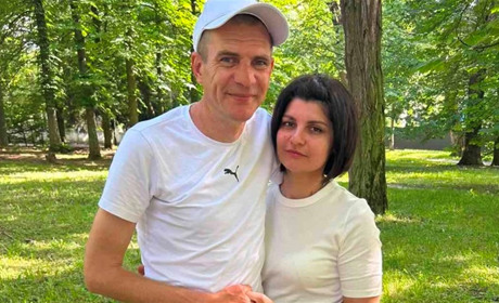 Чоловік уродженки Переяславщини Артем Горстка зустрівся з рідними після 1001 дня російського полону