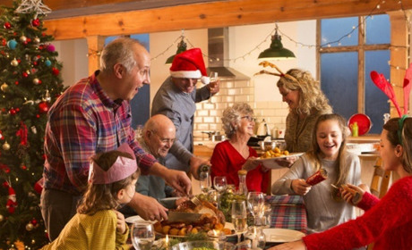  Хто в новорічну ніч б'є посуд і гуляє з валізами? Пройди тест-гру і дізнайся