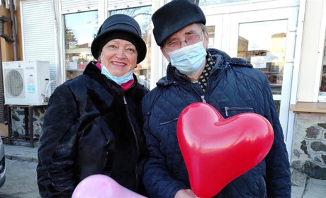 Як Волновасьців вітали з Днем закоханих. Фото