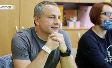 Херсонські учні влаштували міському голові допит, а в «зеленій школі» стало більше зелені