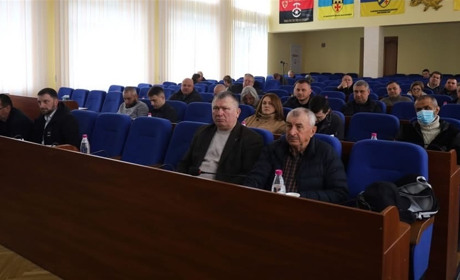 Школи, ОСББ, підтримка армії та пам'ять про героїв: які рішення ухвалили на сесії міської ради