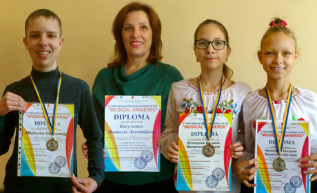 Три учасника — три лауреата: юні сірогозькі піаністи повернулися з Одеси з нагородами