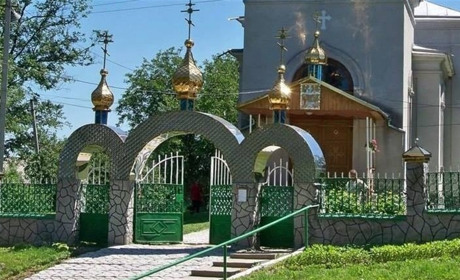 Біля церкви села Балки Барського району планують зробити дитячий майданчик