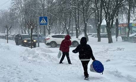 У Сарненській громаді запустили гарячу лінію через негоду: на дорогах працює 20 одиниць техніки