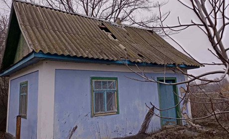 Жителі Мирного, оселі яких постраждали через ракетний обстріл 14 січня, отримають фінансову допомогу