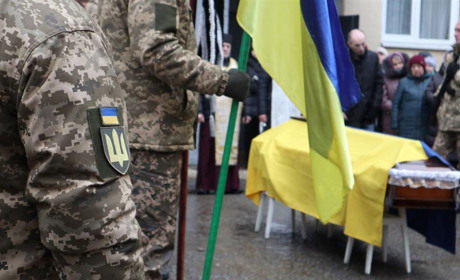 Похоронили воїна у Вараші і знову отримали звістку про загибель земляка