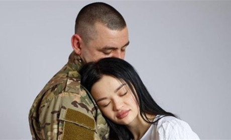 Як адаптуватись сім'ї після від'їзду військового(-ої) і тримати зв'язок? Поради Юлії Меркулової