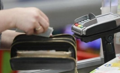 За 2 роки привласнила 150 тисяч грн клієнтів: біляївські правоохоронці викрили працівницю банку 