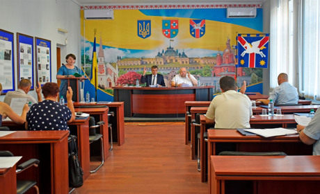 Про влаштування пішохідних переходів і організацію харчування в закладах освіти: засідання виконкому