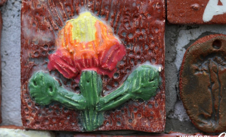 Фото дня: орнаменти керамічного панно фестивалю «Пічка-фест-2017»