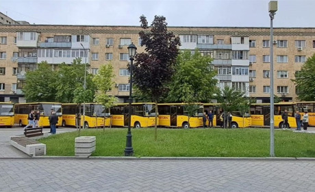 Громада на Звягельщині отримала ще один шкільний автобус