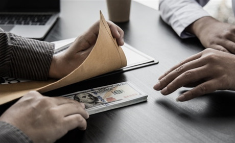 Вимагають гроші за сесію. Як діяти