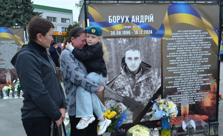 Чортків велелюдним урочистим зібранням вшанував честь воїнів – Героїв