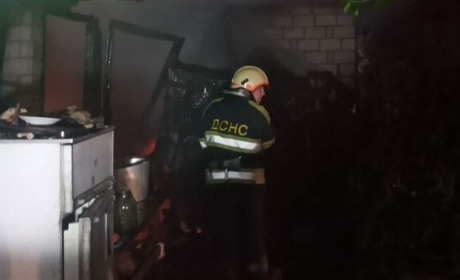 Рятувальники погасили дві пожежі - у Веприку та Ясногородці. А біля Сорочого Броду знайшли снаряд