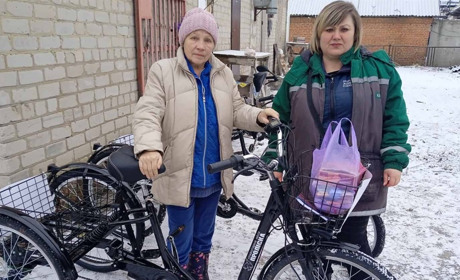 Вільхуватська громада отримала електровелосипеди від гуманітарної місії "Проліска"