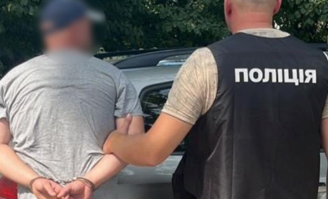 Уманцю загрожує до семи років позбавлення волі за торгівлю зброєю