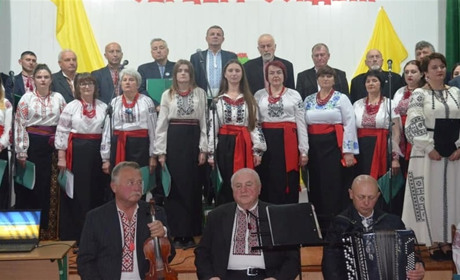 Учасники художньої самодіяльності Білобожницької громади зібрали для ЗСУ понад 300 тисяч гривень