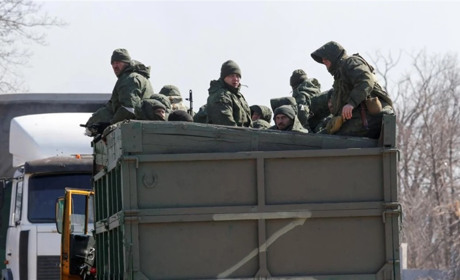Колаборанти на окупованій частині Херсонщини намагаються евакуюватися в бік Криму
