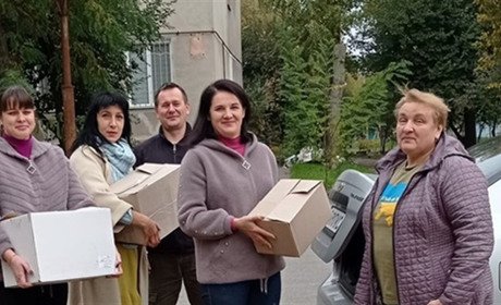 До свята студенти та педагоги педагогічного коледжу надіслали обереги та необхідні речі на передову