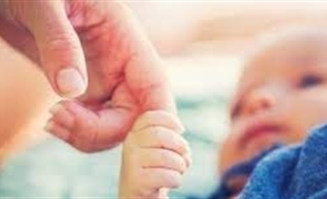 Майже 100 сімей чернігівців отримають допомогу від міста при народженні дитини: яку суму виплатять