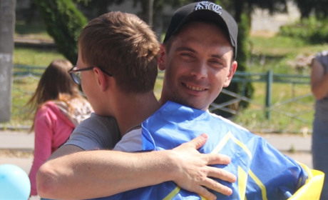 В Уладівці зустріли звільненого з полону Юрія Дячинського