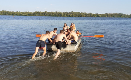 Молитвы, зарядка, песни у костра: мелитопольская «молодежка» вернулась с православного слета