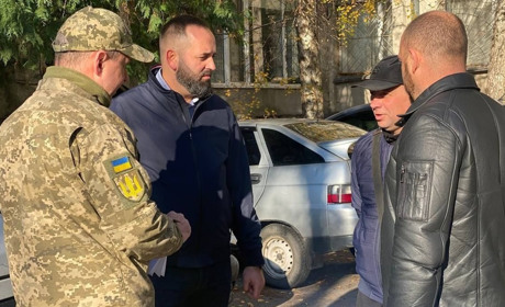 Зі Сміли військовим передали чергову автівку