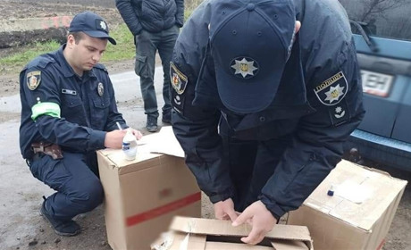 На Шепетівщині дільничні офіцери поліції задокументували факт незаконної реалізації цигарок